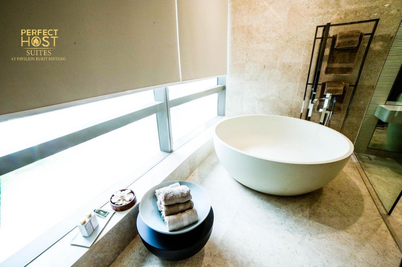 Ph Suites At Pavilion Bukit Bintang Kuala Lumpur Exterior foto Bathroom at the hotel